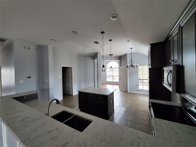 Building Photo - 2017 Burl Ln