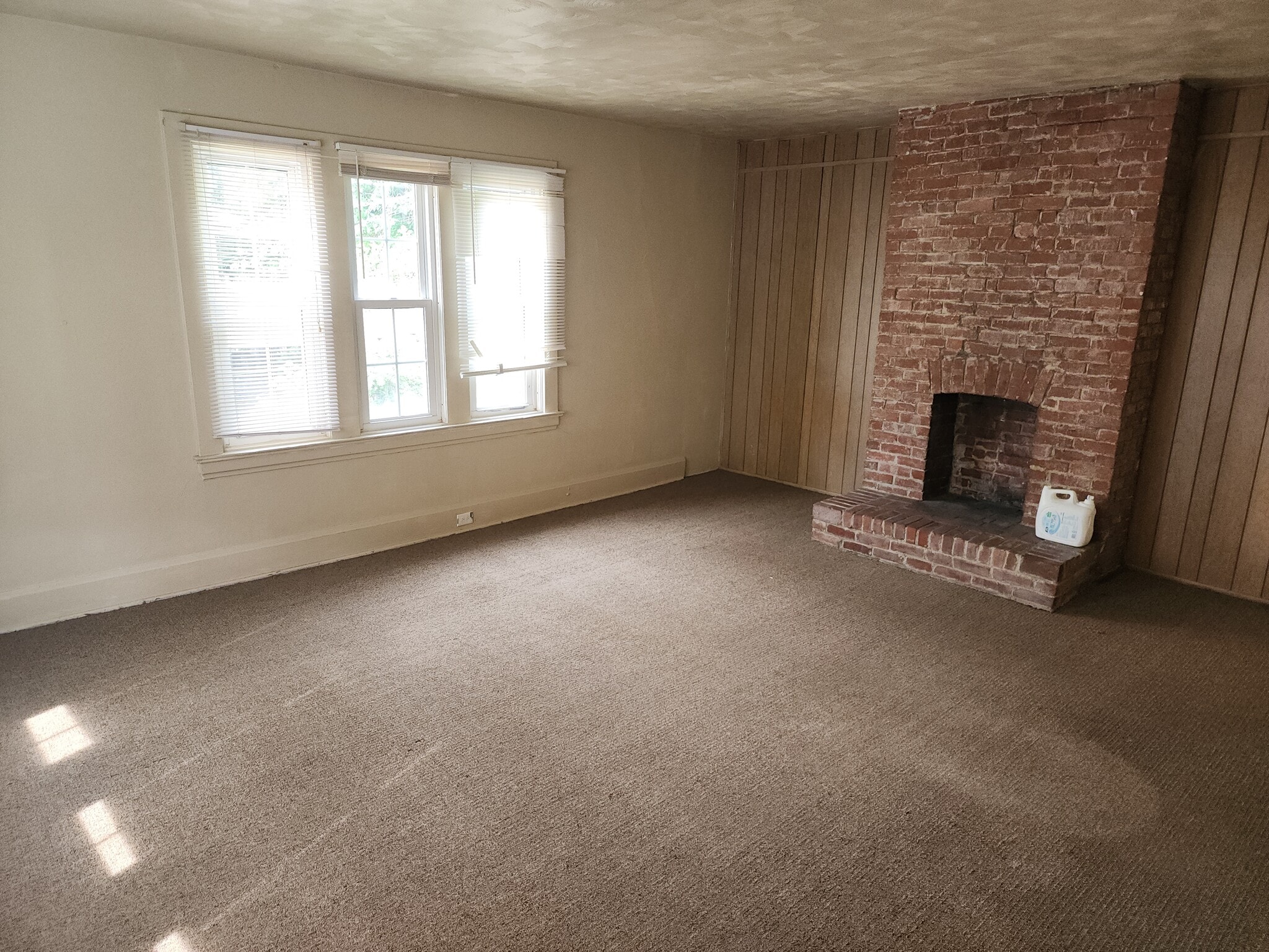 2nd fl Large Bdroom or Study - 4349 Andover Ter