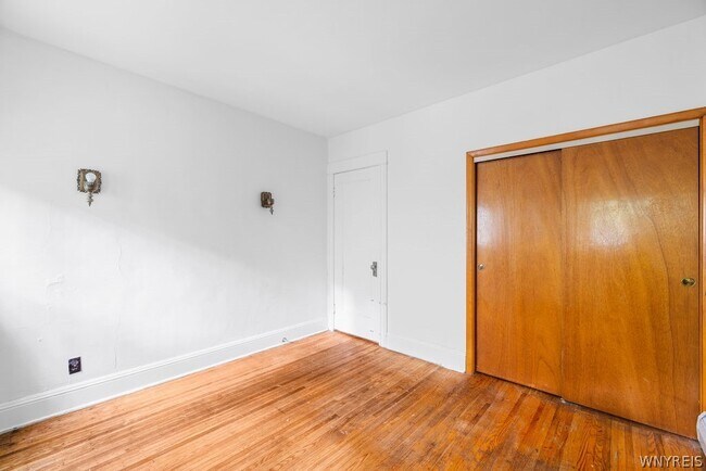 Building Photo - 845 Potomac Ave
