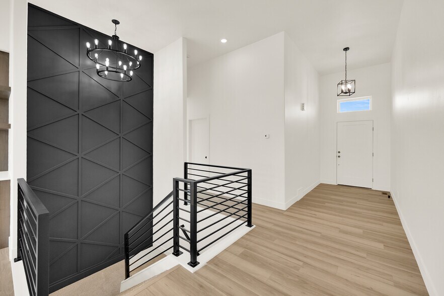 Building Photo - 1605 S 1100 W