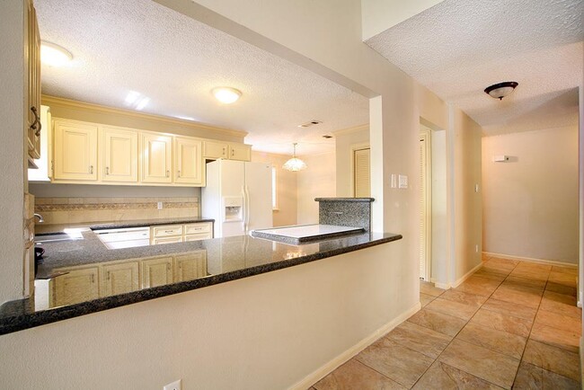 Building Photo - 12029 Acorn Oak St