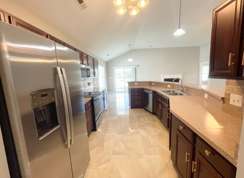 Building Photo - 1196 Great Lakes Cir