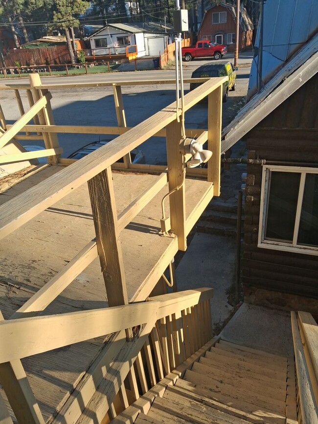 Building Photo - Bear City Studio