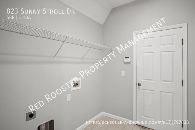 Building Photo - 823 Sunny Stroll Dr