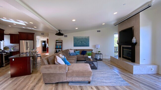 Building Photo - 1614 Pleasant Way