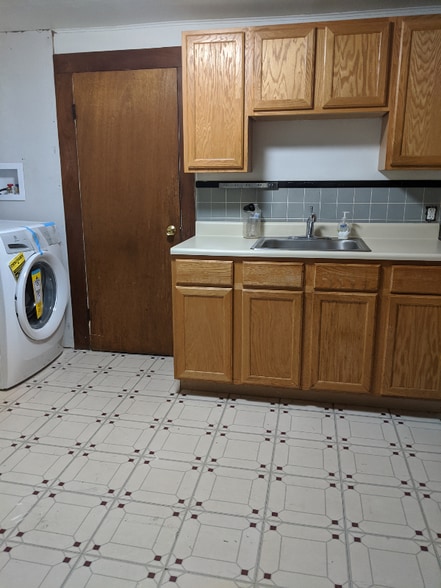 Building Photo - 17 Walnut St