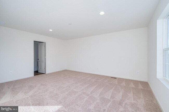 Building Photo - 192 Ludgate Mnr