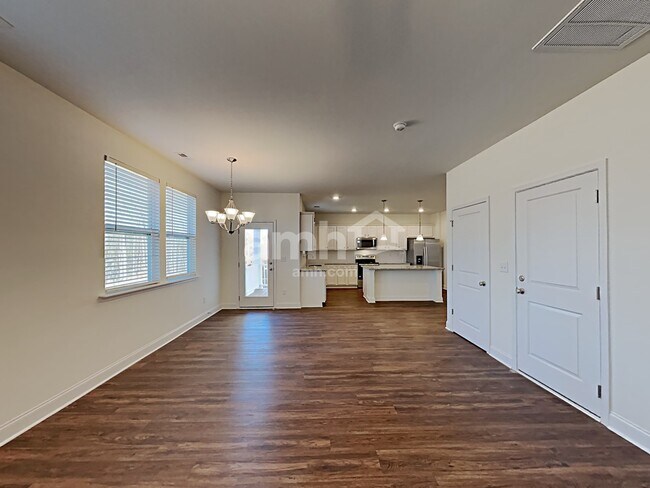 Building Photo - 2135 Laurel Vlg Cir