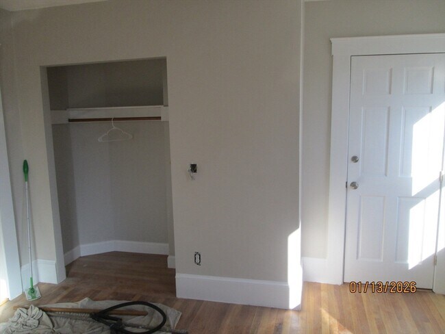 Building Photo - 52 Vernon St