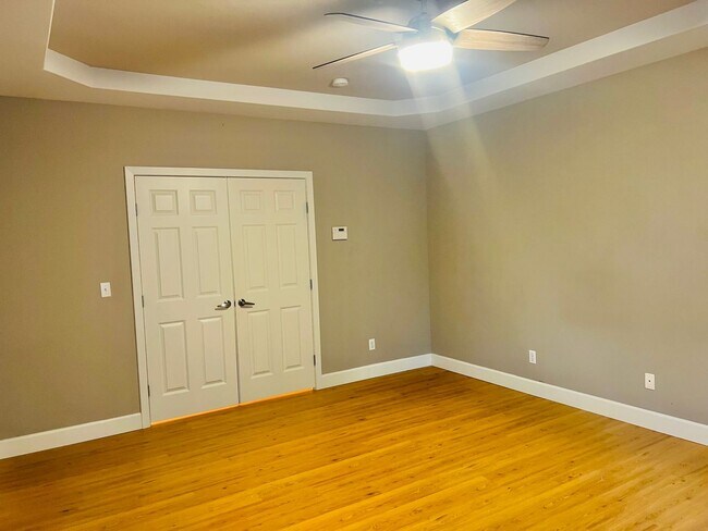 Building Photo - Must See! Beautiful 3bd/ + Bonus Rm/2.5 bath/ Primary Bed on Main/ /Heat Pump/Updated Features