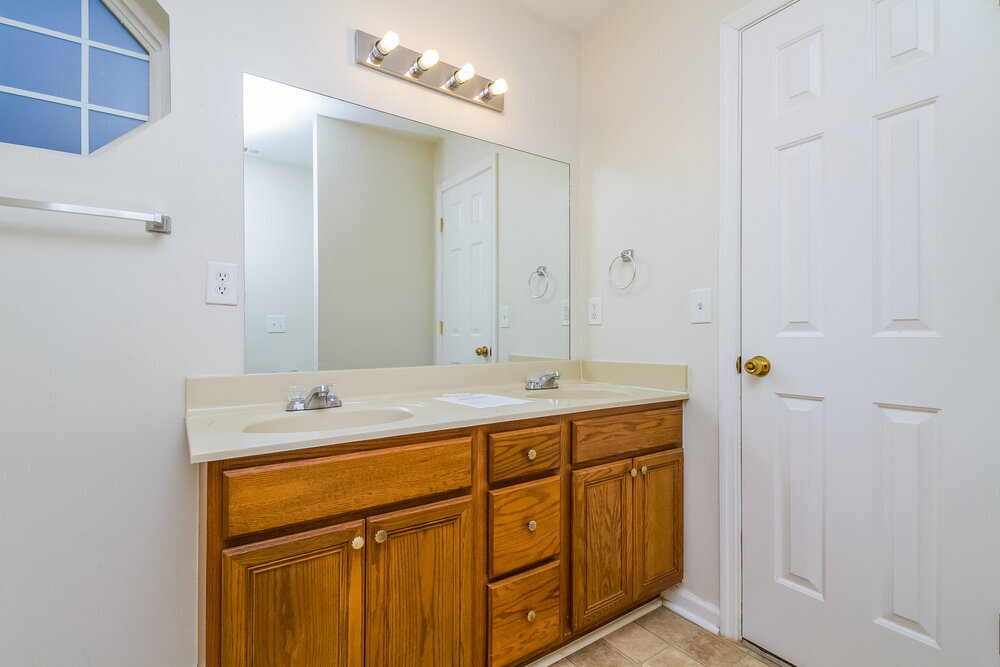 Building Photo - 608 Birchbrook Ct