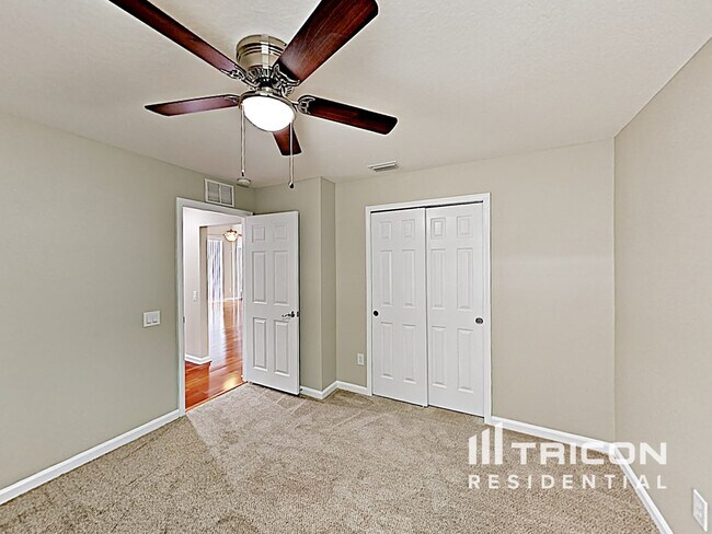 Building Photo - 806 Sea Holly Dr