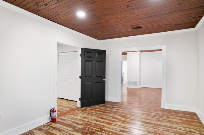 Building Photo - 4117 Barrancas Ave