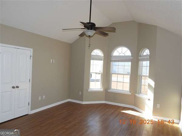 Building Photo - 172 Lincoln Way