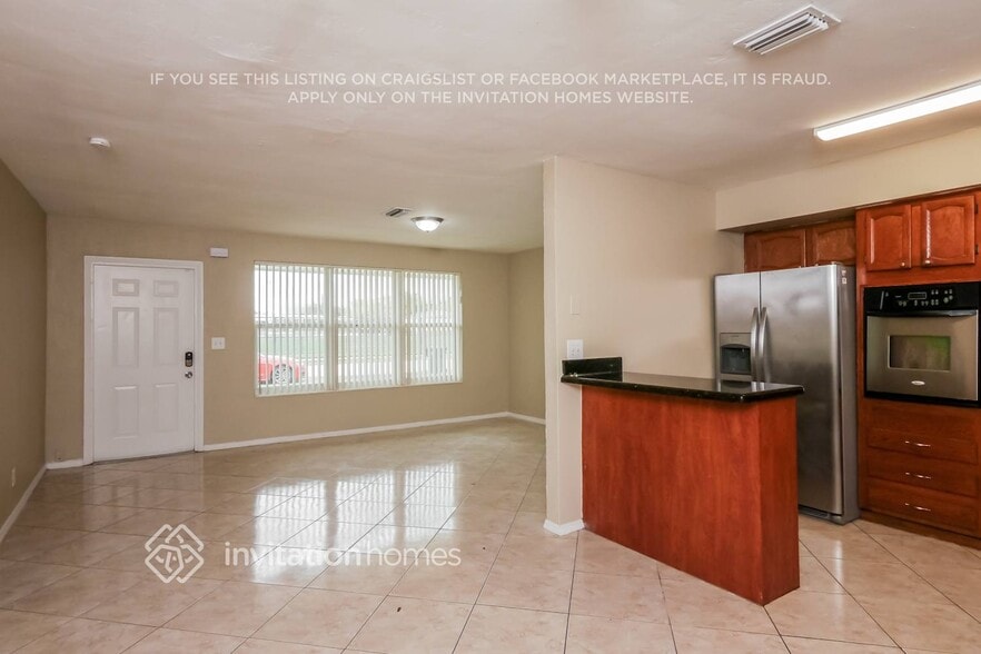 Building Photo - 1141 N 66 Terrace