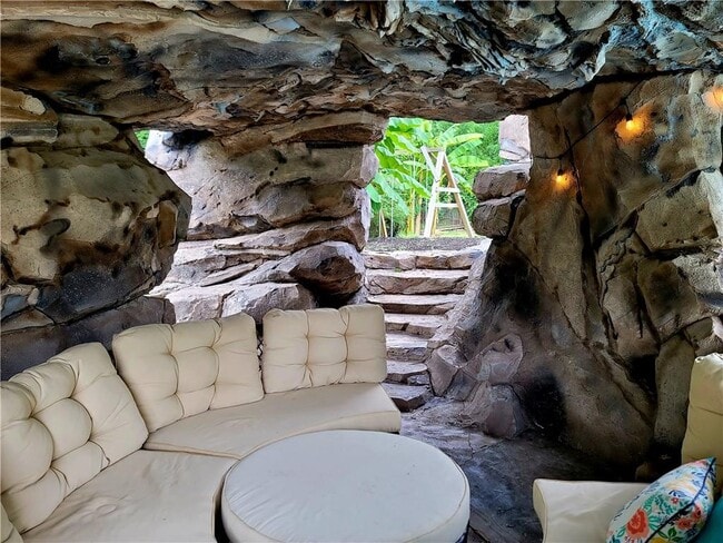 Building Photo - 1679 Rangewood Dr SW