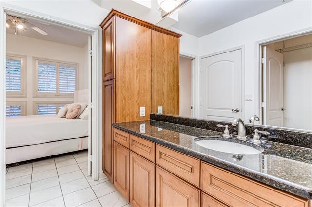 Building Photo - 3225 Turtle Creek Blvd Blvd