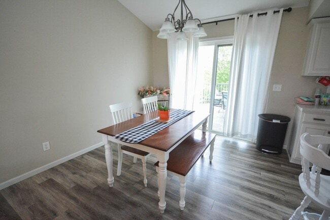 Building Photo - Exceptional home in Badger Ridge area of Rochester!