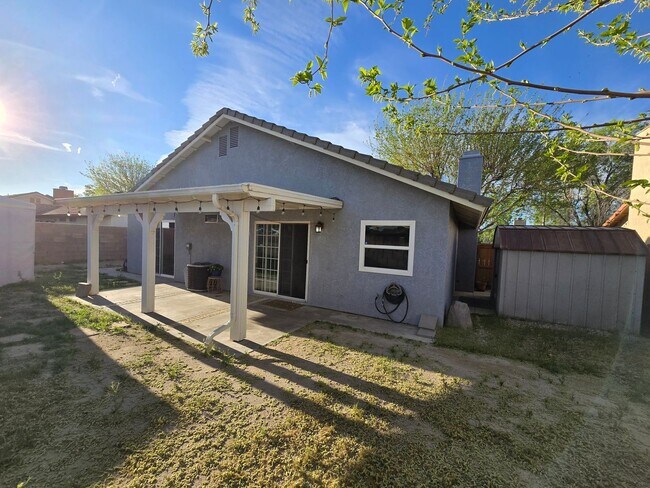 Building Photo - 2835 La Vida Dr