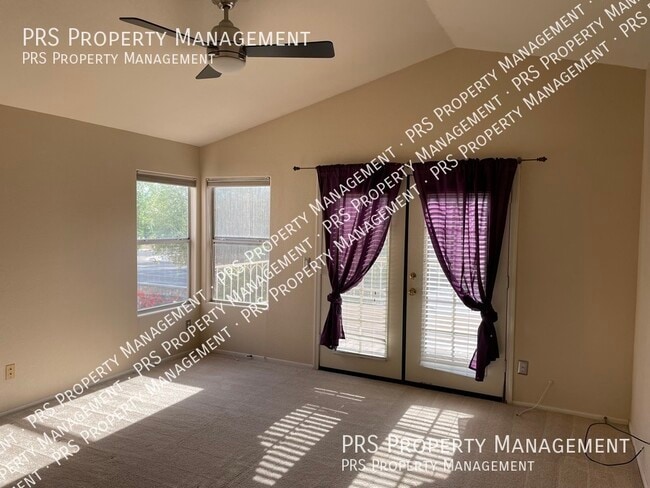 Building Photo - 925 S Scallop Dr