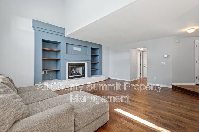Building Photo - 7290 S Pierson St