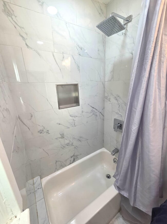 Building Photo - 391 Woodlawn Ave