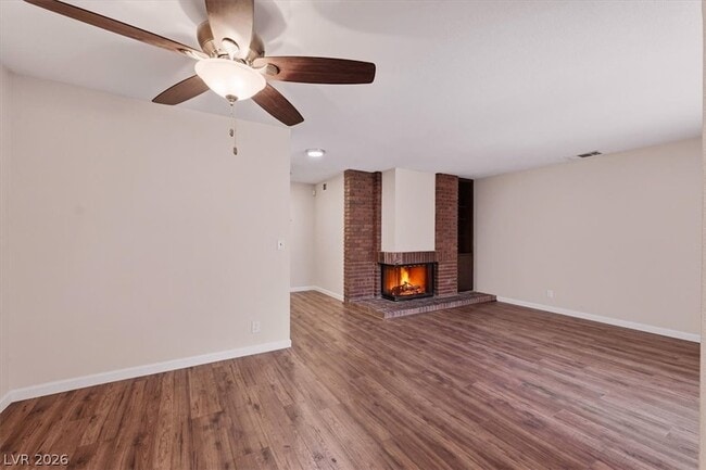 Building Photo - 2410 Pickwick Dr
