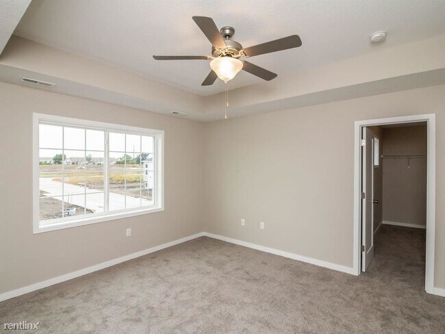 Building Photo - 3 br, 2.5 bath Townhome - Covenant Cove To...