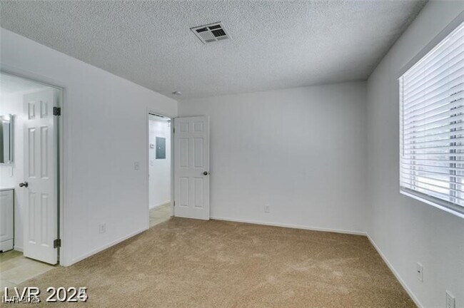 Building Photo - 924 Falconhead Ln
