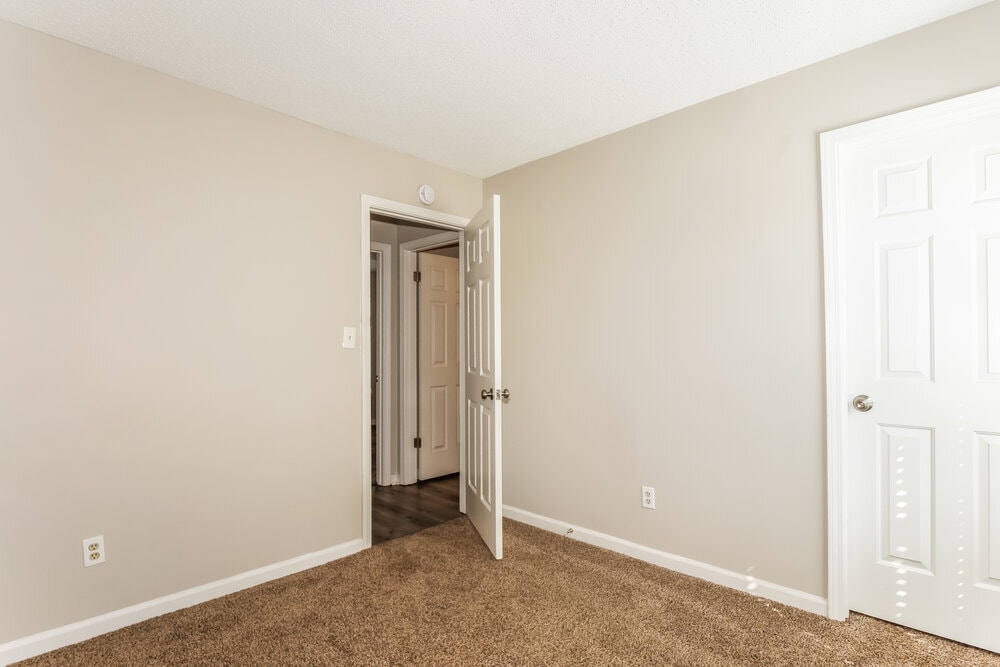 Building Photo - 7550 Roundleaf Dr