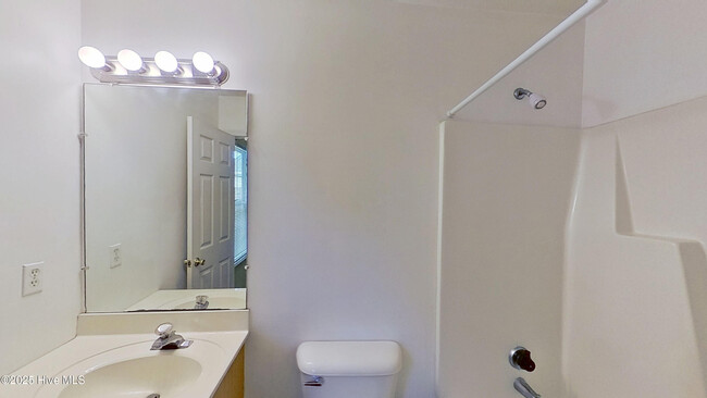 Building Photo - 4252 Sunglow Dr