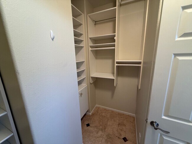 Building Photo - Beautiful Camarillo Townhome