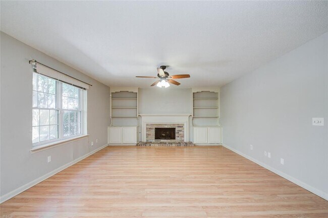Building Photo - 7803 Maple Brook Ln