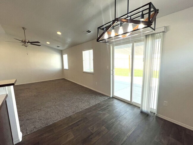 Building Photo - Beautiful 3 bed 2 bath home in Caldwell ju...