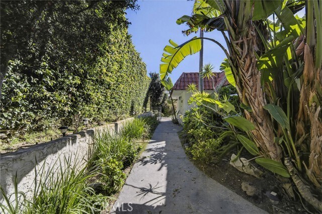 Building Photo - 307 E Avenida Cordoba