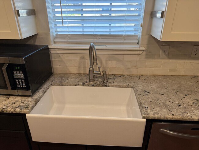 Building Photo - 7164 E 53rd Pl