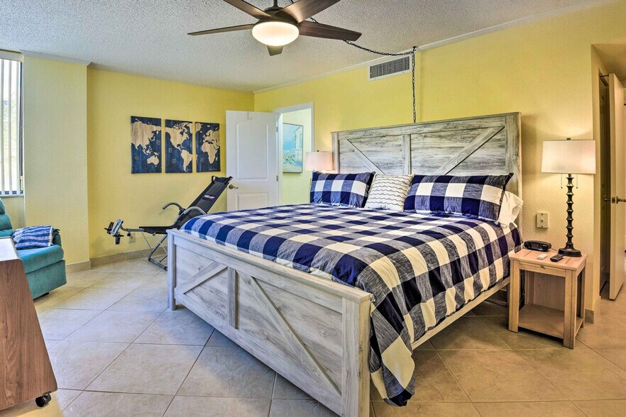 Building Photo - 5855 Midnight Pass Rd