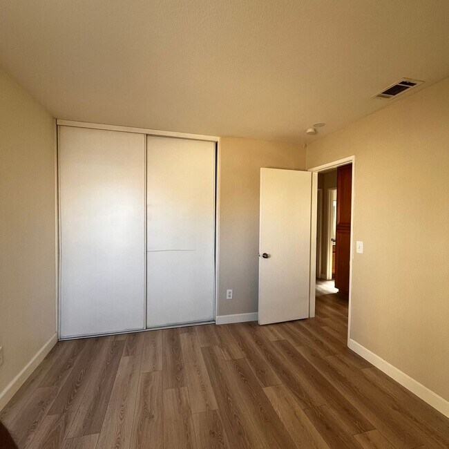 Building Photo - 13649 Glengarry Dr