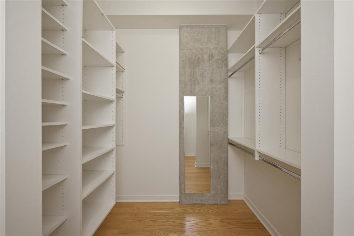 Building Photo - 235 W Van Buren St