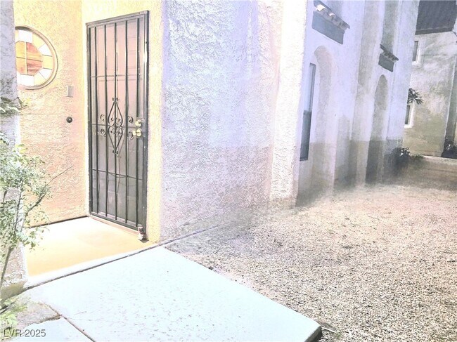 Building Photo - 1751 E Reno Ave