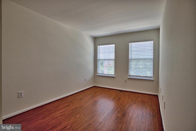 Building Photo - 14679 Seasons Dr