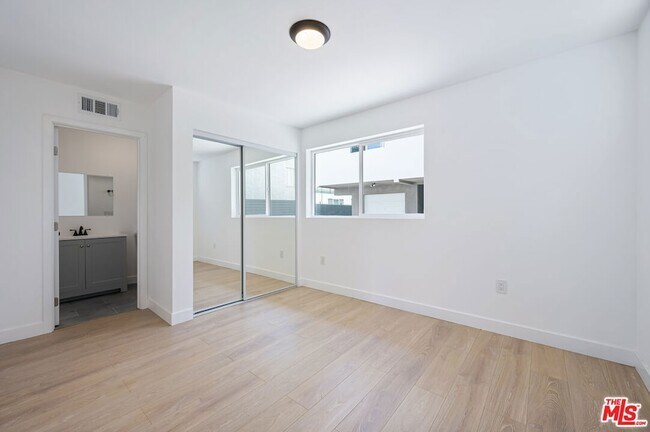 Building Photo - 7306 Independence Ave