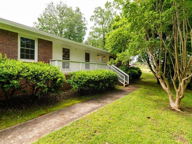 Building Photo - Wonderful Updated Ranch in West Cobb