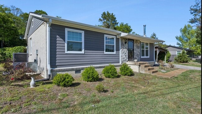 Building Photo - 15 Cedar Creek Dr