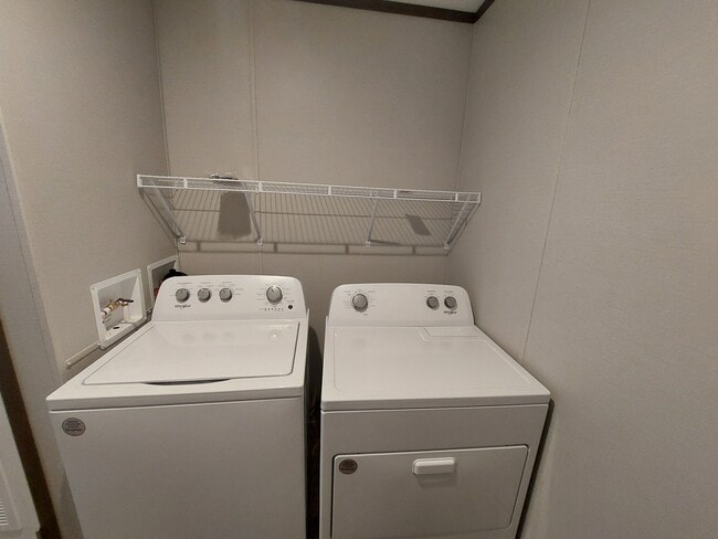 Building Photo - 99 Delta Dawn Dr