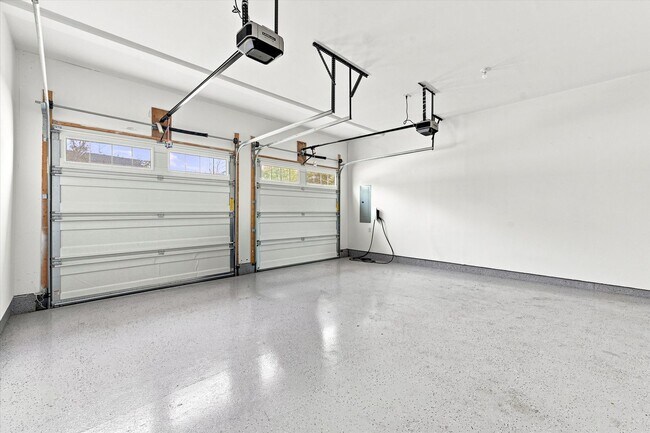 Building Photo - 160 Shilling Ave