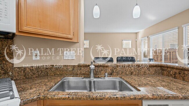 Building Photo - 1811 Greenfield Dr