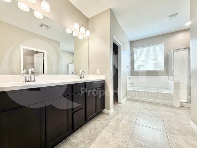 Building Photo - 30932 W Verde Ln