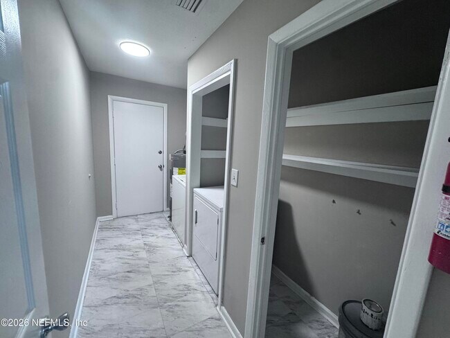 Building Photo - 6144 Catoma St