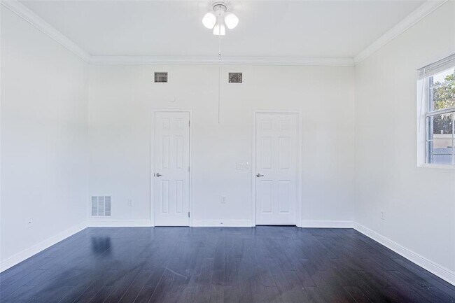 Building Photo - 350 N Phelps Ave